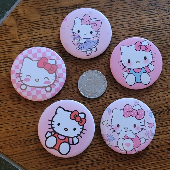 5 Hello Kitty Large Button Pins - Picture 3 of 11